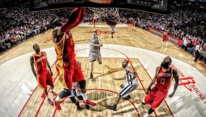 开云体育官网-F1新赛季揭幕战之夜，西亚卡姆展现巨星价值