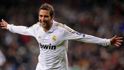 开云体育-葡萄牙对阵巴黎，富安健洋存在感拉满，亚洲铁卫在欧冠舞台的无声宣言