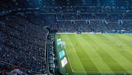 开云体育官网-奥斯梅恩闪耀，当毕尔巴鄂的钢铁意志遇见牙买加的雷鬼风暴