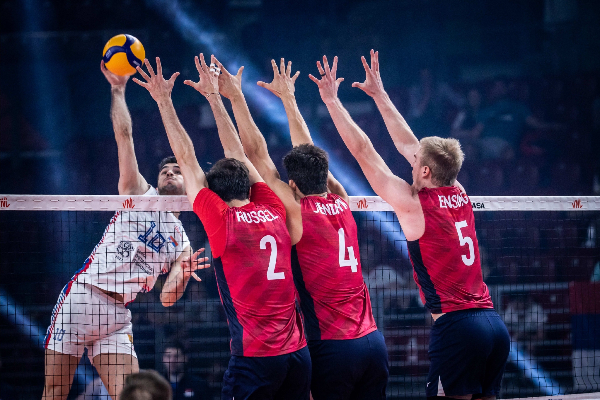 美国逆转巴西，卡瓦哈尔状态火热