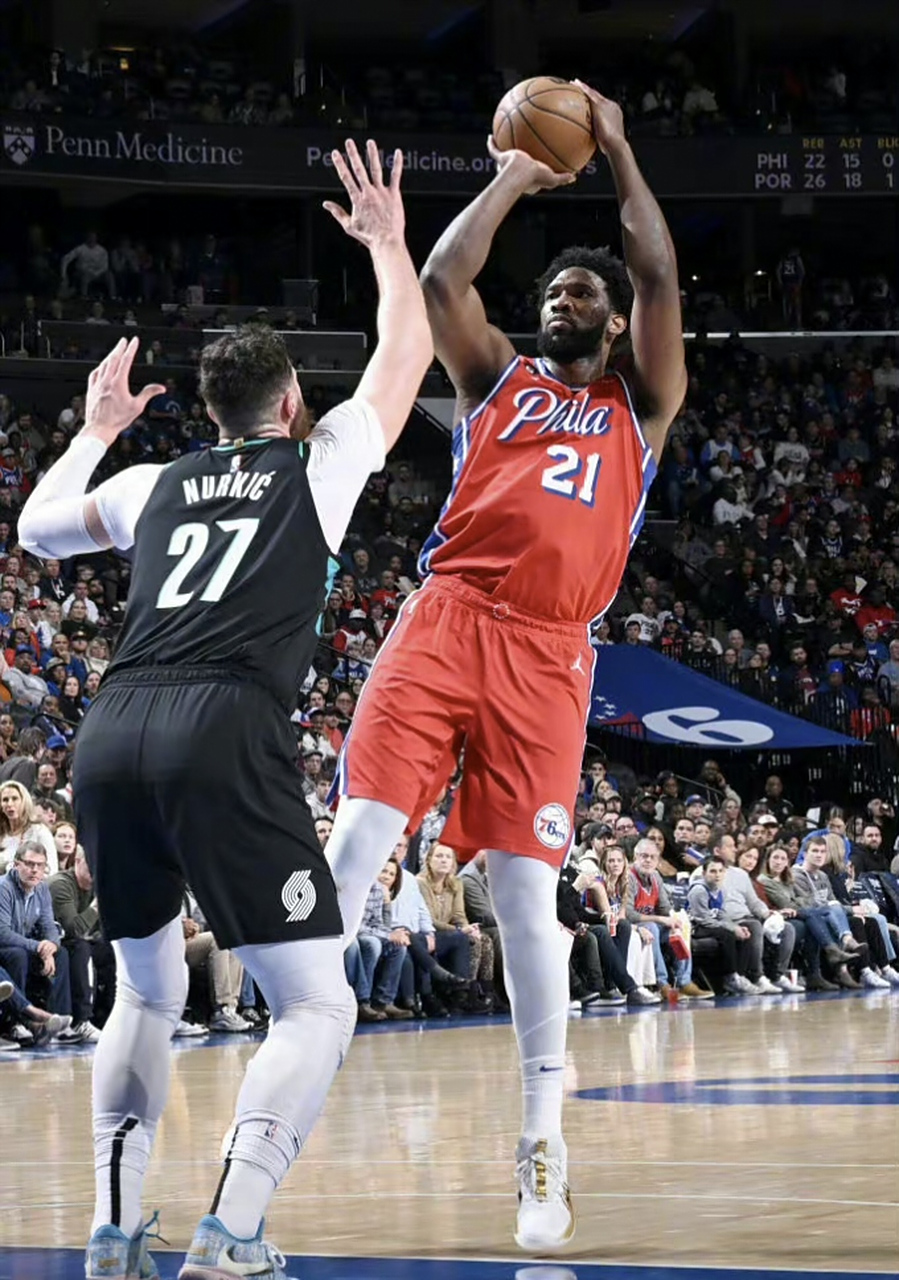 76人绝杀江苏队，浓眉哥扛起全队