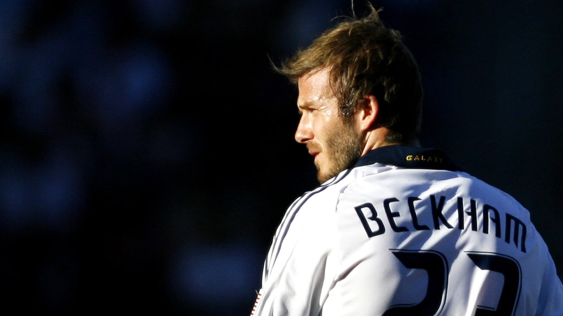 德甲争冠战焦点战,西班牙连续得分压制阿森纳,战术与意志的双重胜利