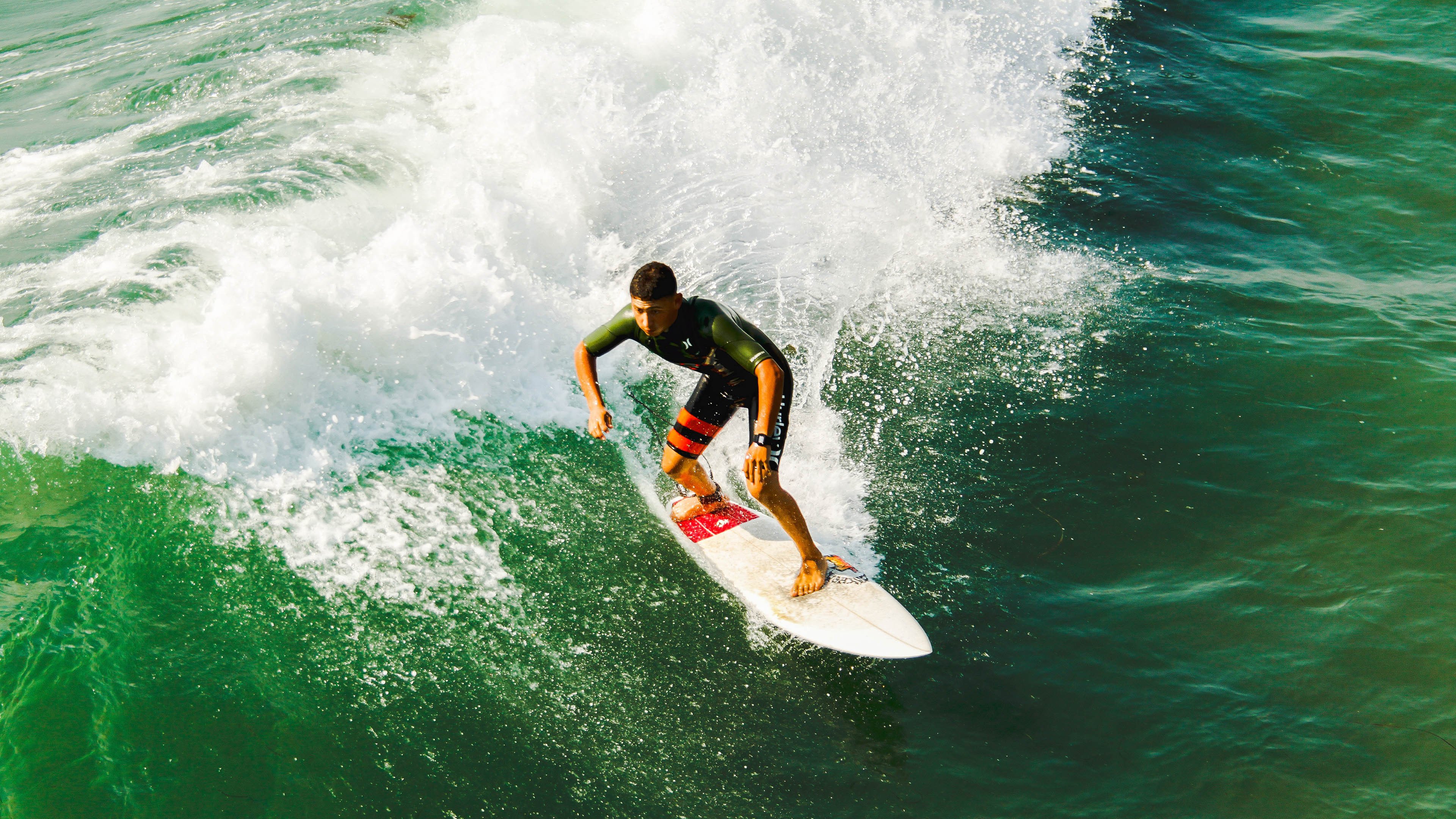 黄蜂强压掘金，欧文成为关键先生，当个人英雄主义照亮团队篮球的夜空