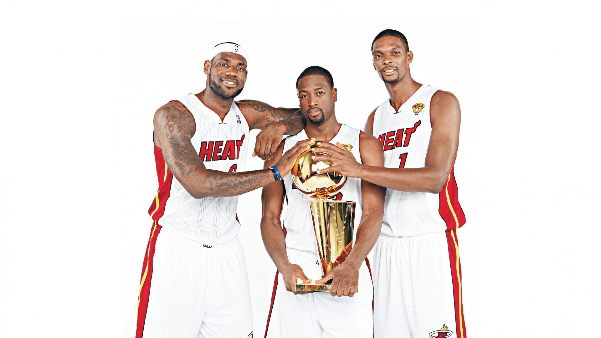 沙特油轮困波斯湾，乌拉圭神锋定江山