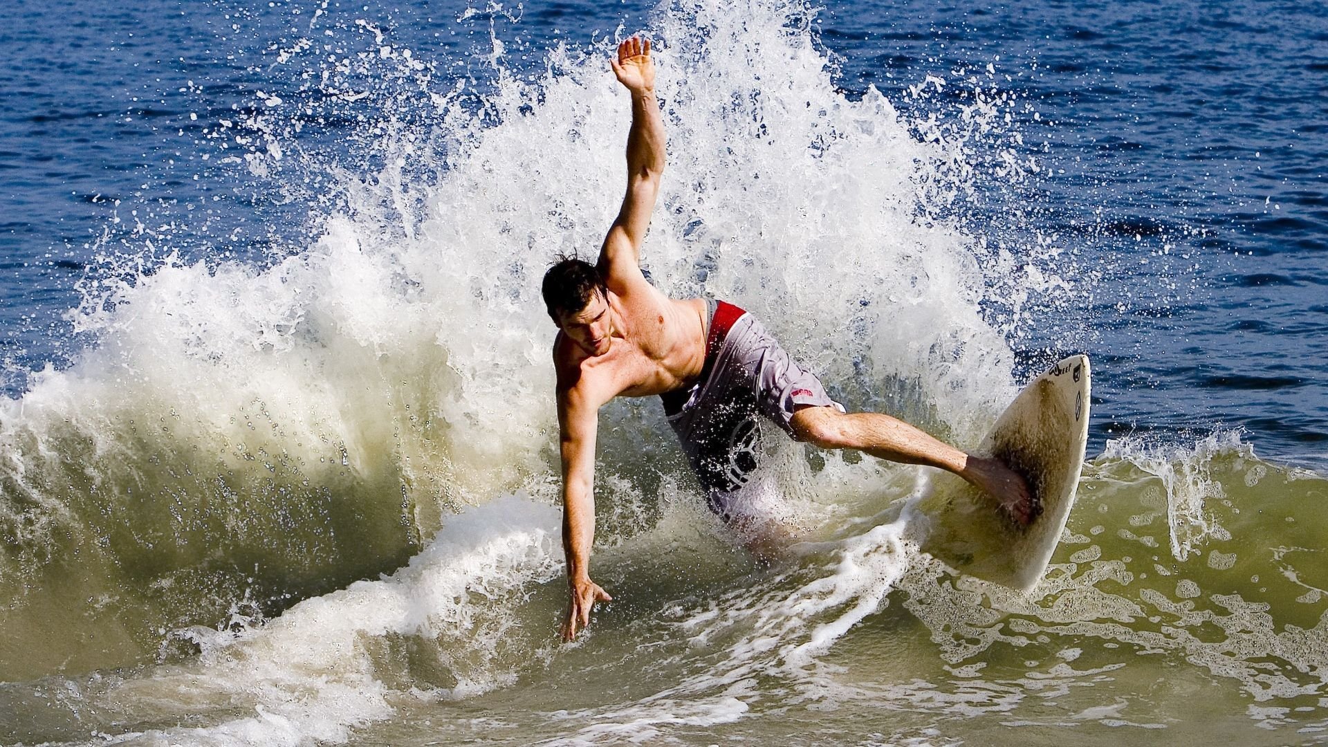 F1年度争冠焦点战,独行侠碾压热火,赛道上的绝对统治