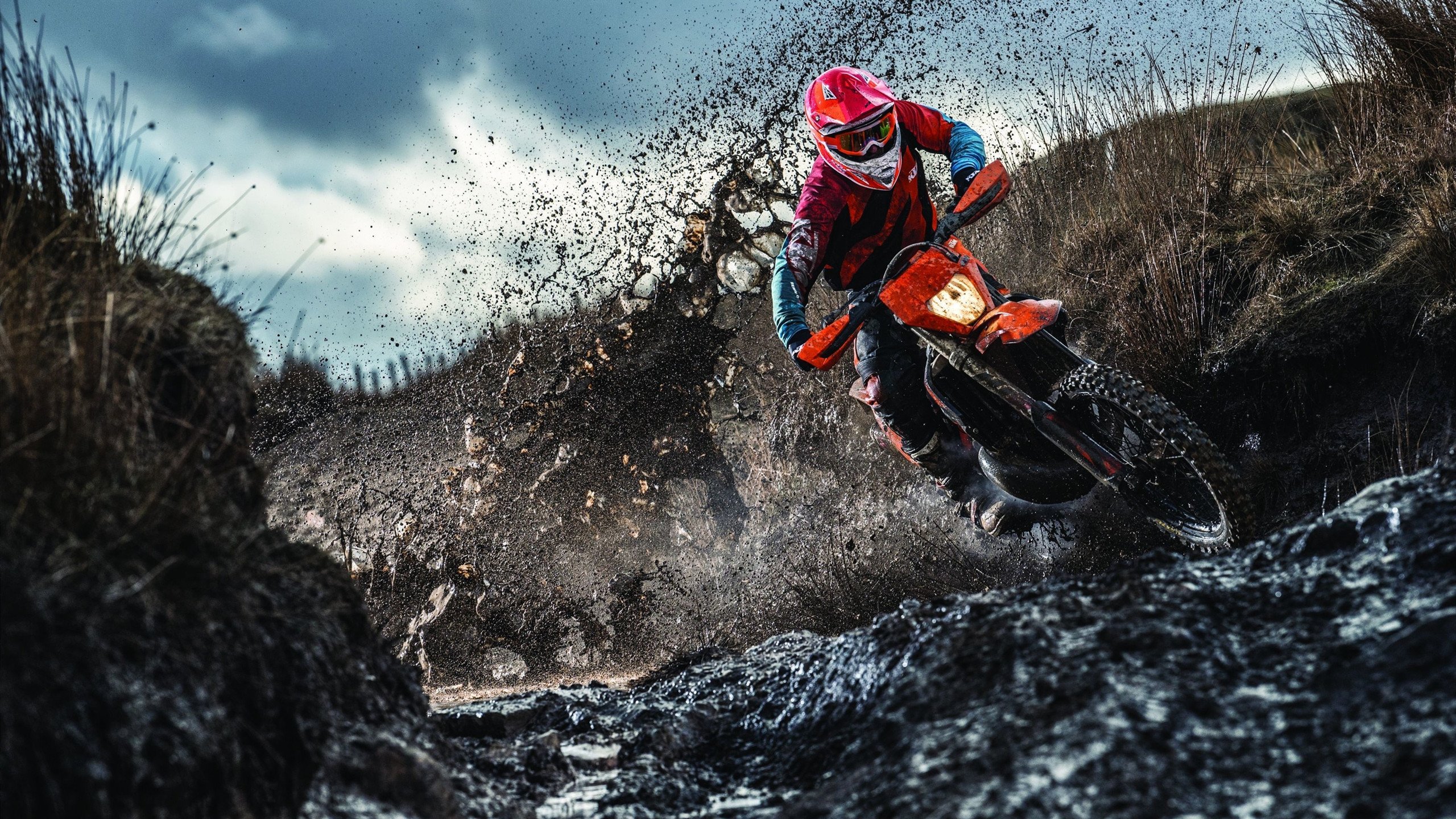 贝林厄姆的满分之夜,当少年英雄在伊拉克的沙漠中升起